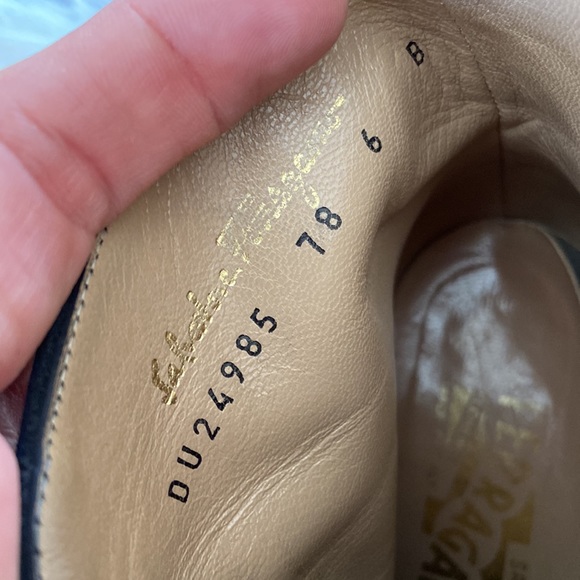 Beautiful vintage wingtip heeled boots - Picture 9 of 10